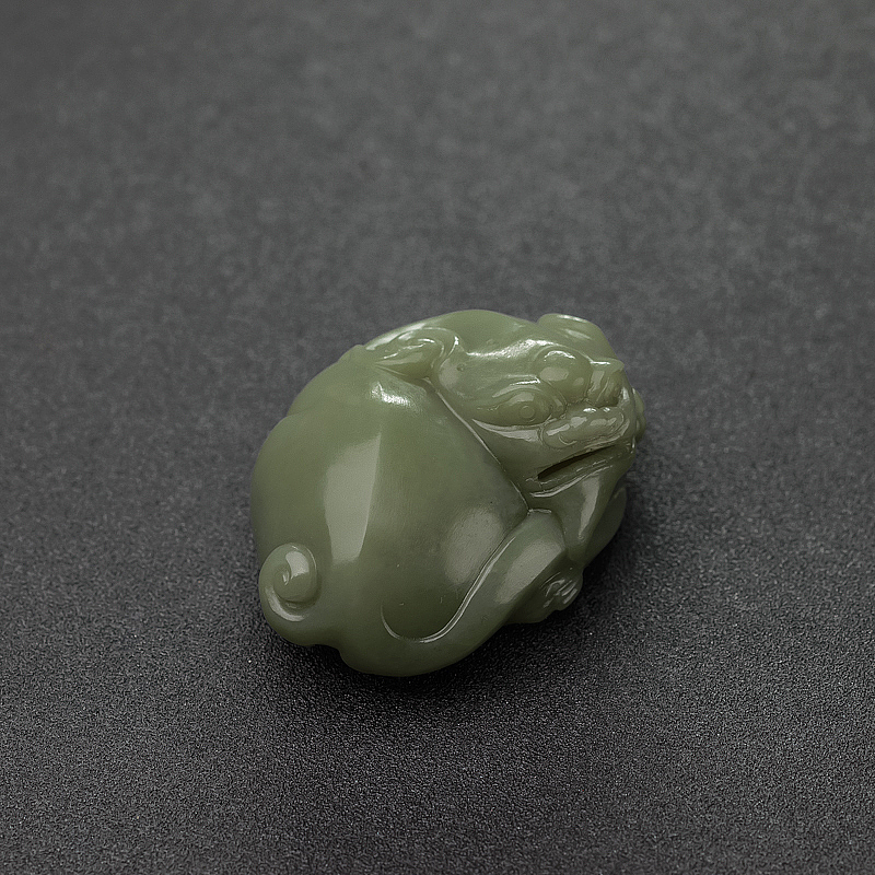 俄罗斯山料和田青玉貔貅手把件-红掌柜