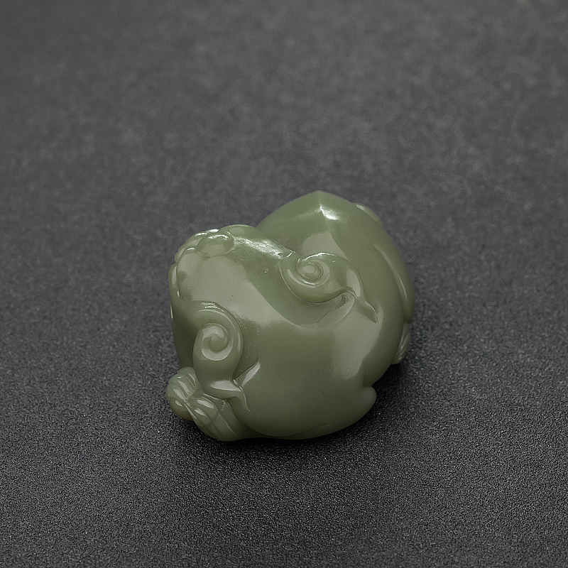 俄罗斯山料和田青玉貔貅手把件-红掌柜