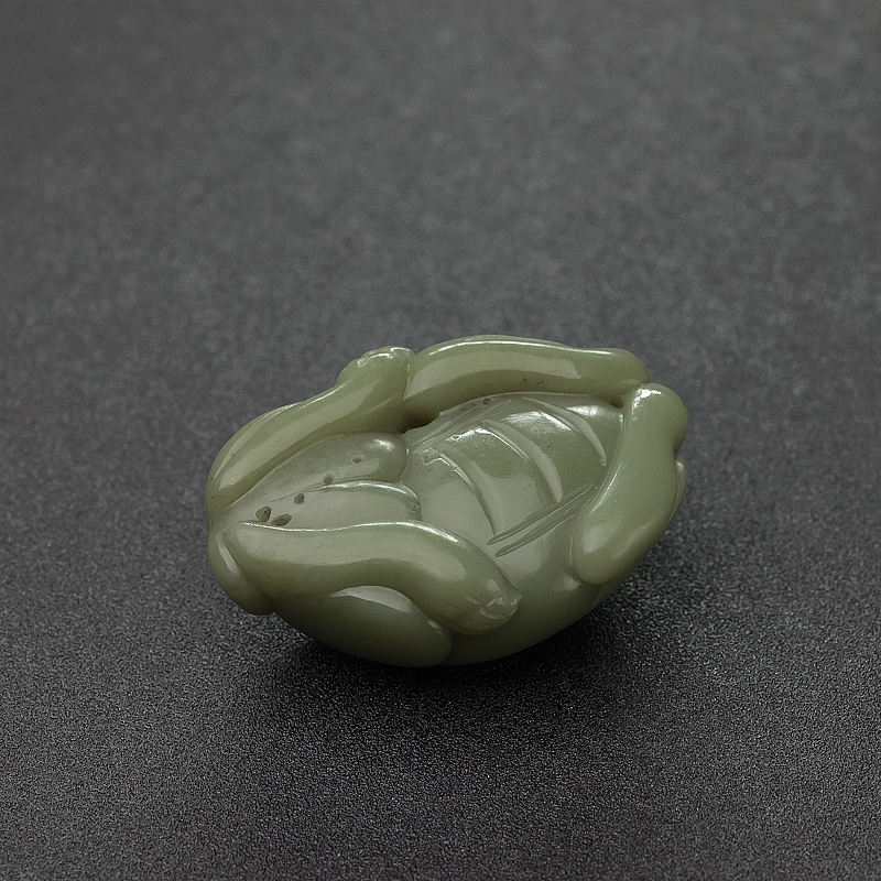 俄罗斯天然和田青玉貔貅手把件-红掌柜