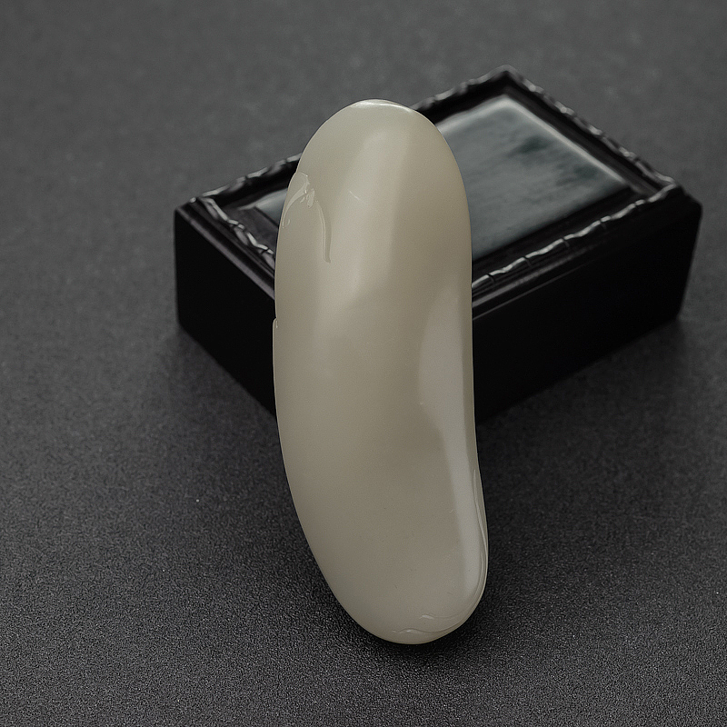 籽料和田青白玉财神手把件-红掌柜