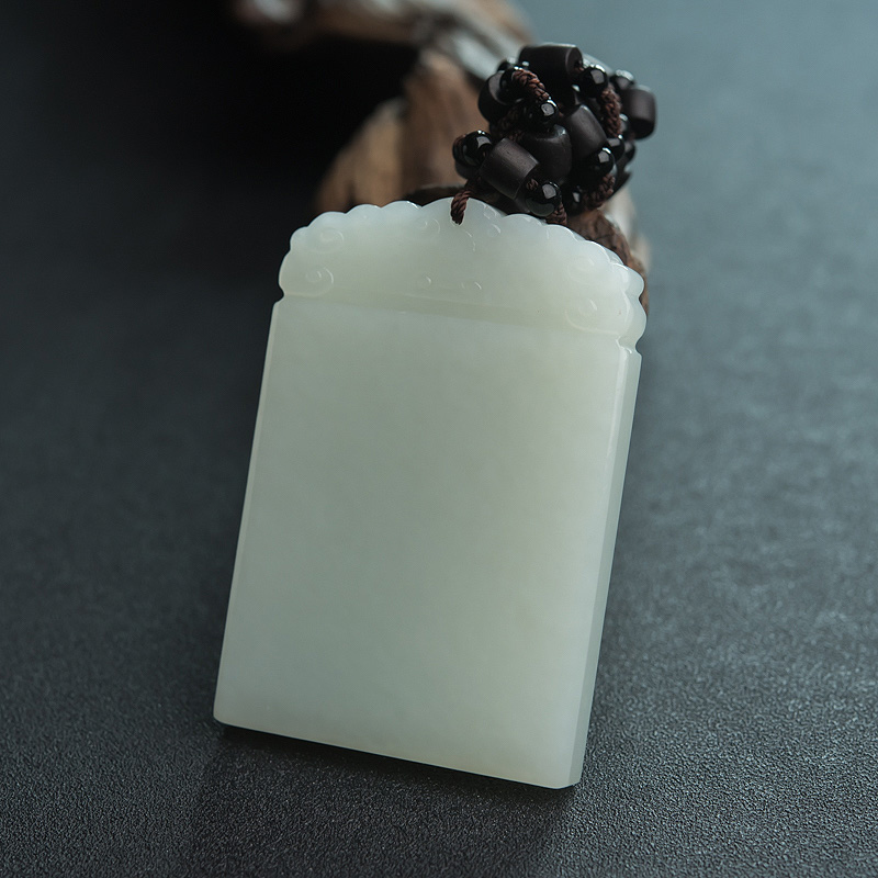 俄罗斯山料和田青白玉无事牌吊坠-红掌柜