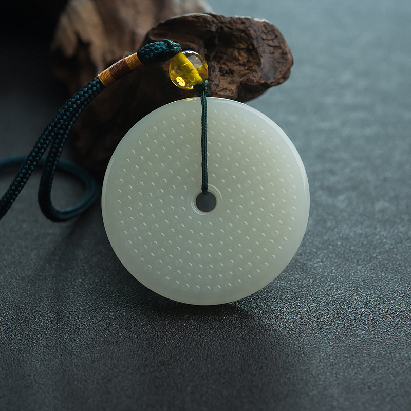 和田青白玉平安扣手把件-红掌柜