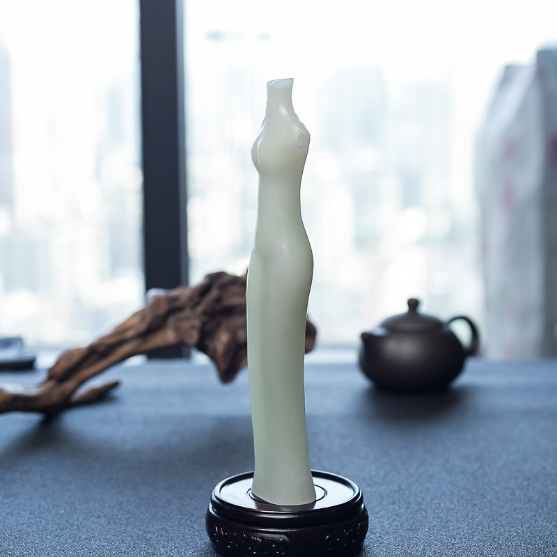 山料和田玉旗袍摆件-红掌柜