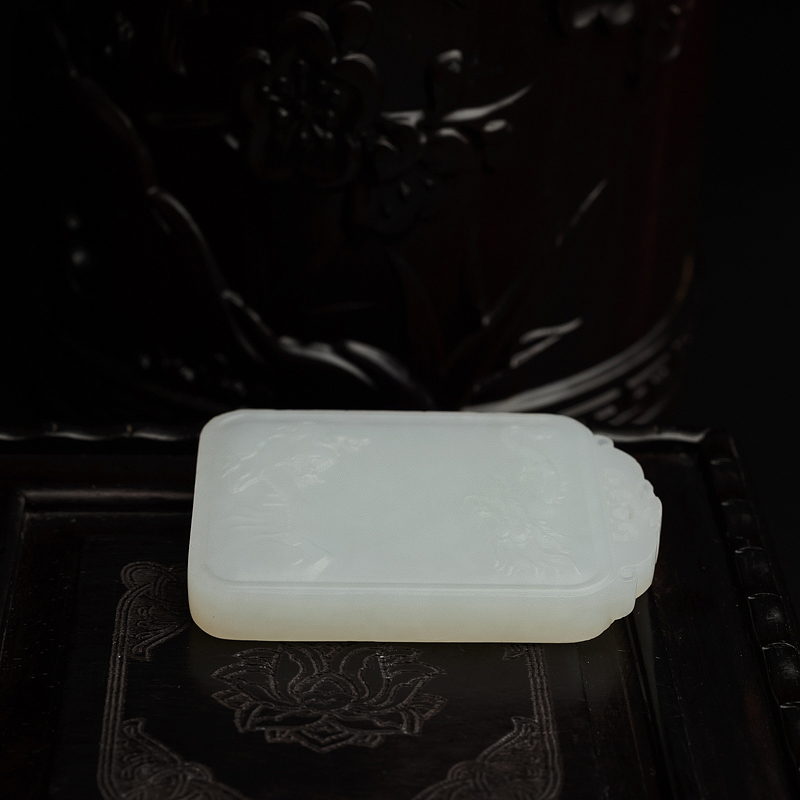 天然和田玉飞龙在天牌吊坠 - 红掌柜