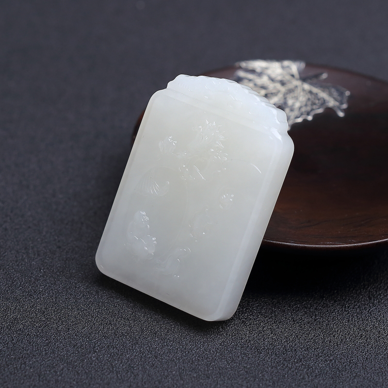 和田白玉山料童趣吊坠 - 红掌柜