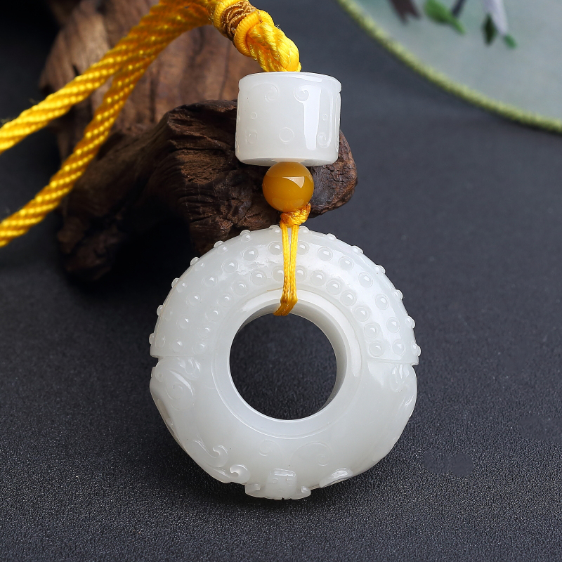 天然俄料和田白玉山料双龙扣吊坠 - 红掌柜