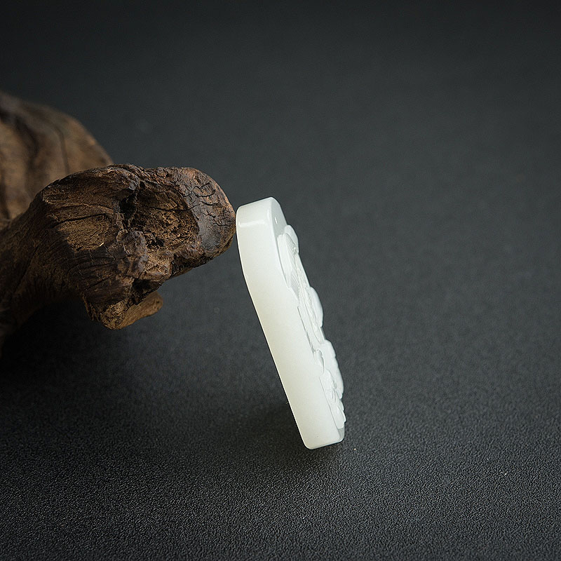 俄料天然白玉山料吊坠-红掌柜