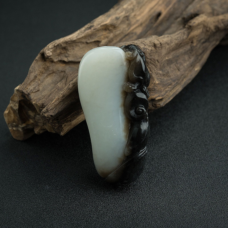 和田玉狮子吊坠 - 红掌柜