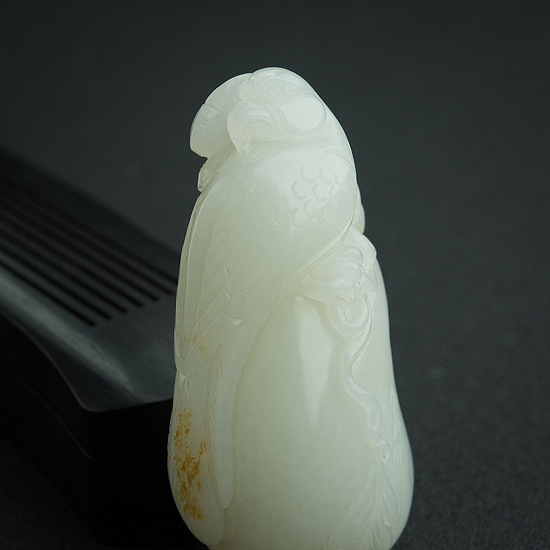 俄罗斯和田玉鹰吊坠 - 红掌柜