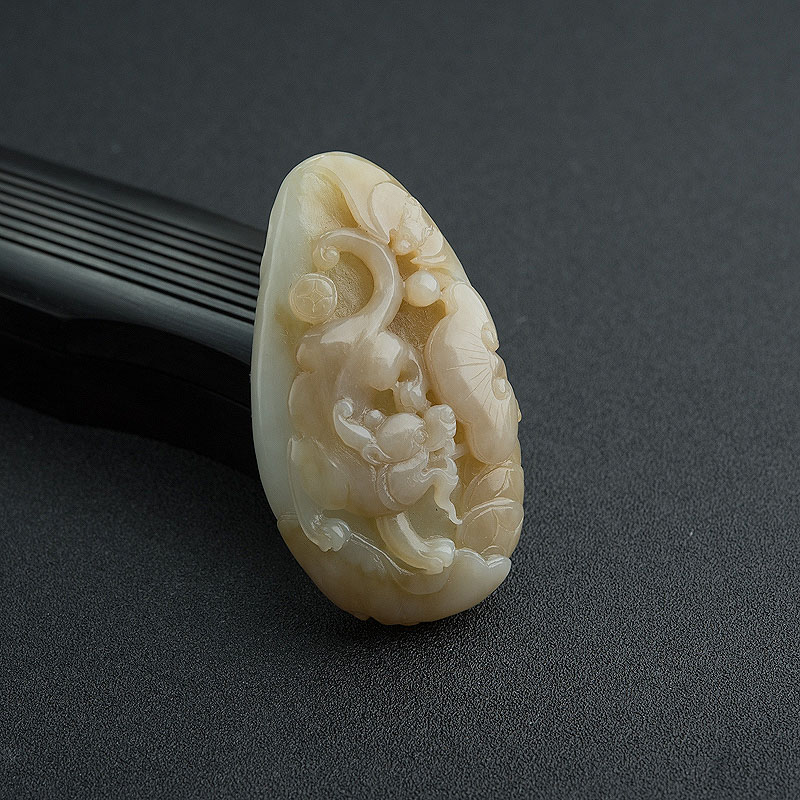 天然俏色和田玉貔貅吊坠 - 红掌柜