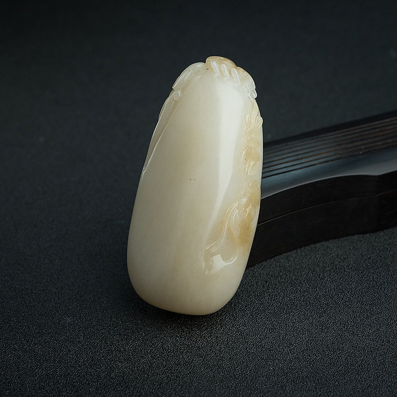 俏色和田玉福在眼前吊坠 - 红掌柜