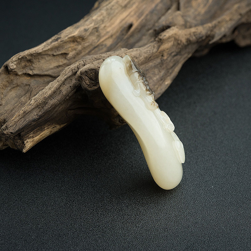 俄罗斯俏色和田玉如意吊坠 - 红掌柜