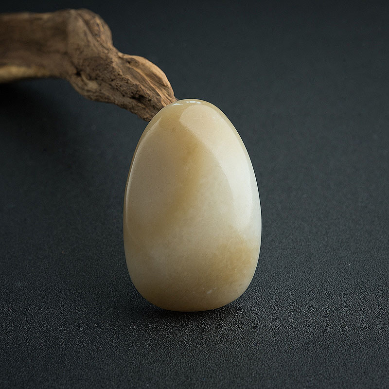 和田玉灵兔献瑞吊坠 - 红掌柜