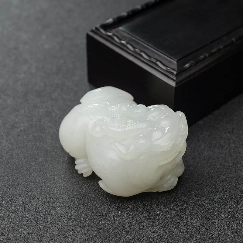 白玉貔貅吊坠-红掌柜