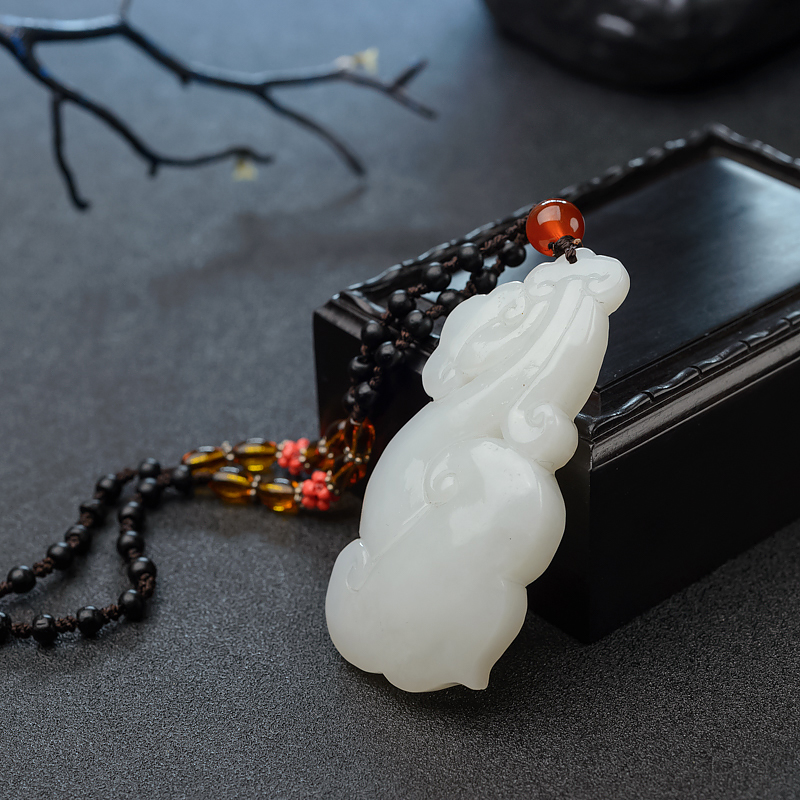 天然白玉山料如意吊坠-红掌柜