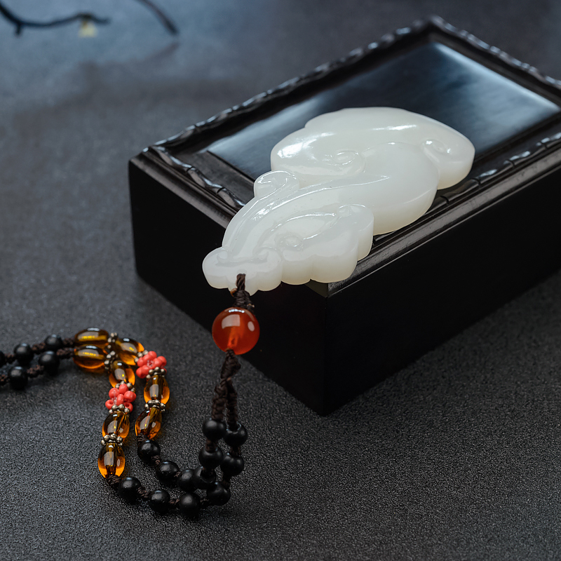 白玉山料如意吊坠-红掌柜