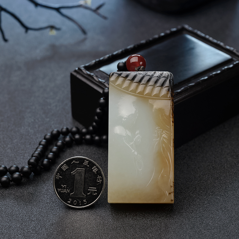 俄料和田玉吊坠-红掌柜