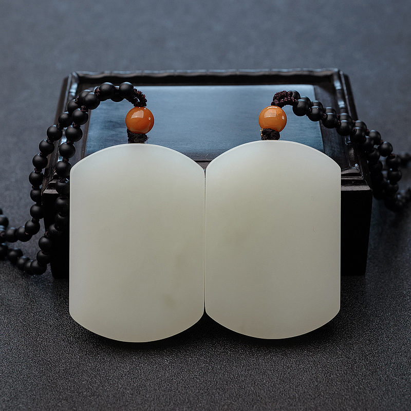 青白玉龙凤呈祥吊坠-红掌柜