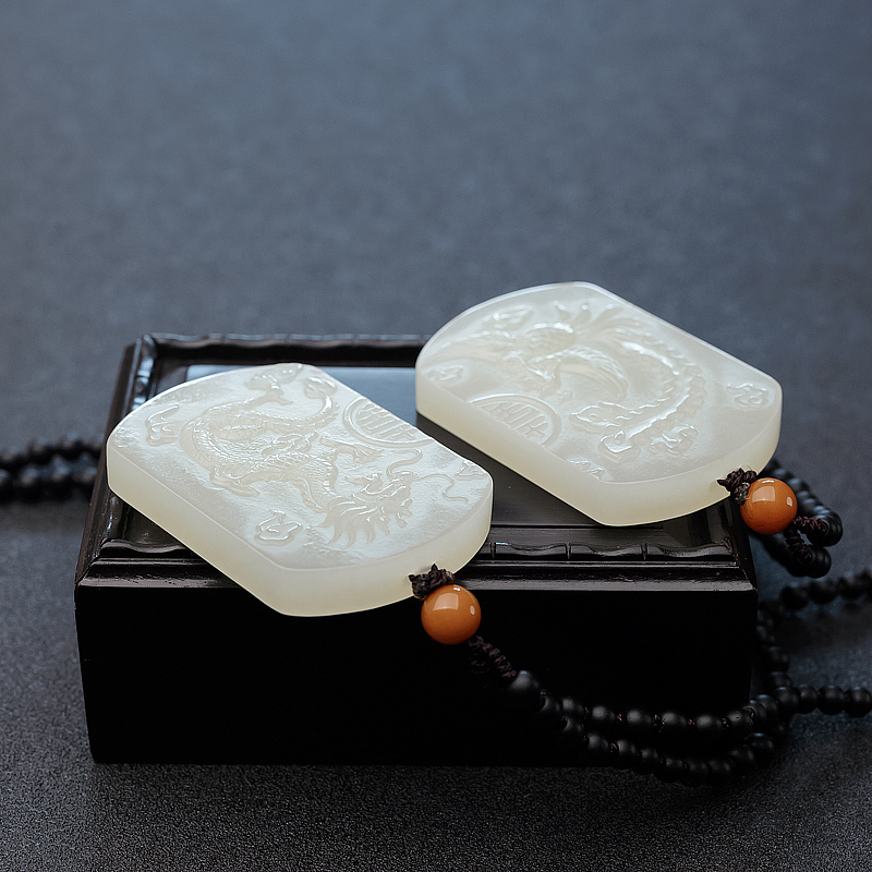 俄料山料青白玉龙凤吊坠-红掌柜