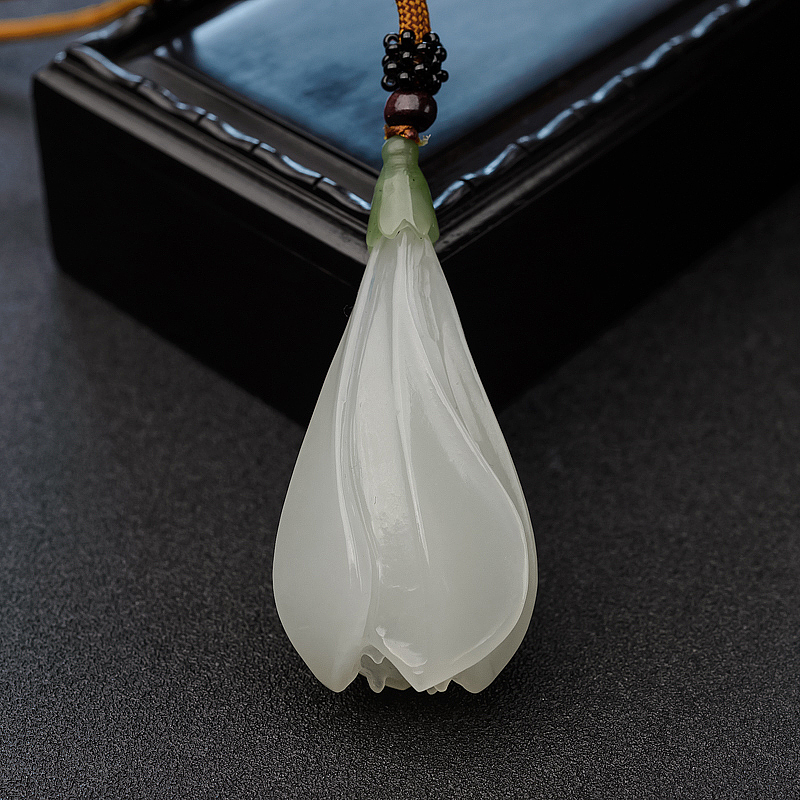 青白玉玉兰花吊坠-红掌柜