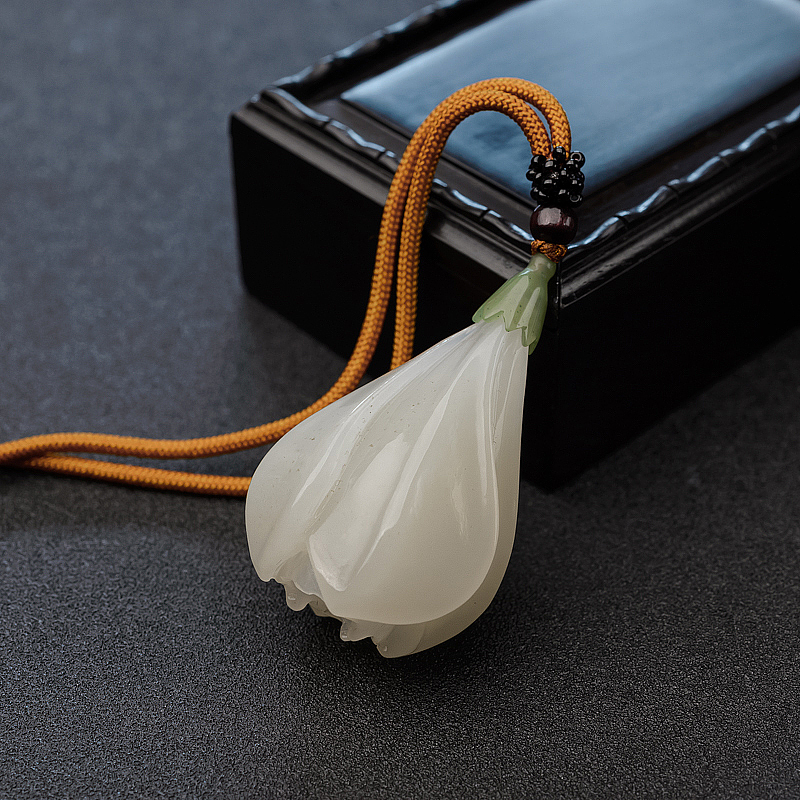 山料青白玉玉兰花吊坠-红掌柜