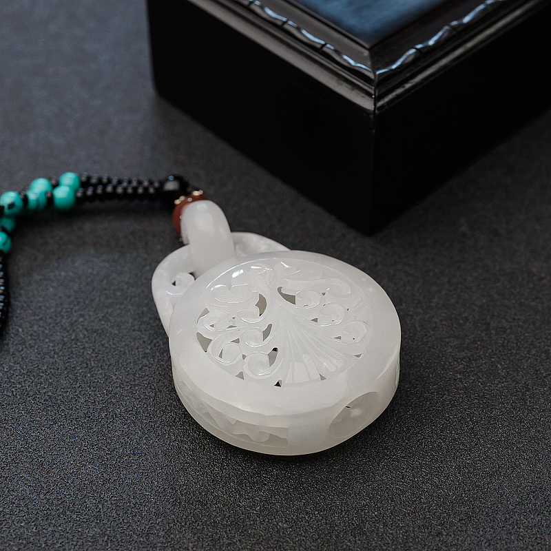 白玉富贵如意吊坠-红掌柜