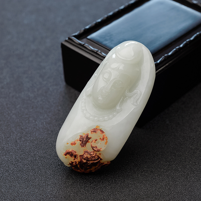 山料俏色和田玉观音吊坠-红掌柜