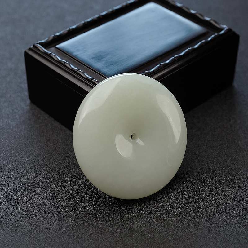 俄料青白玉平安扣吊坠-红掌柜