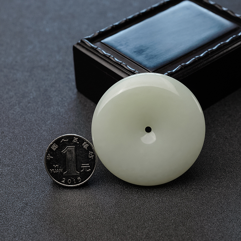 俄料青白玉平安扣-红掌柜