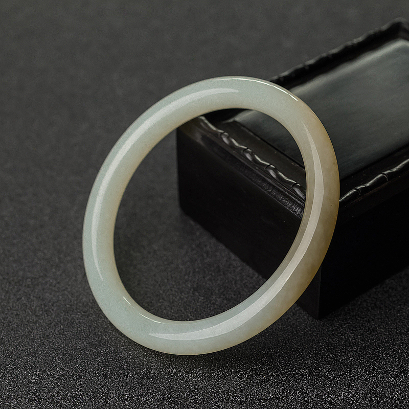 俄料山料俏色和田玉圆条手镯-红掌柜