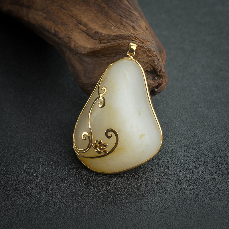 14K金镶山料和田白玉随形吊坠-红掌柜