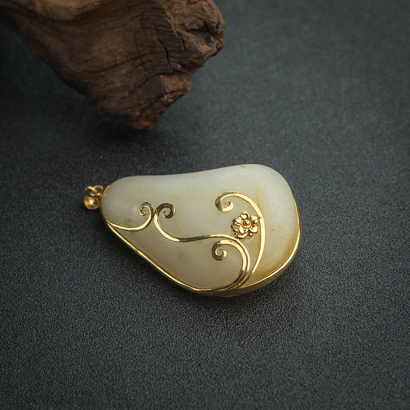 14K金镶俄料山料和田白玉吊坠-红掌柜