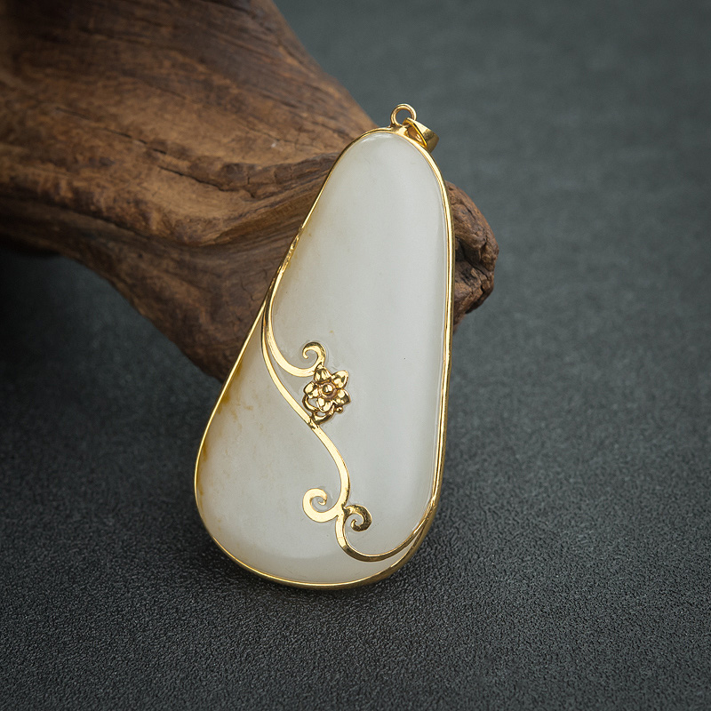 14K金镶和田白玉随形吊坠-红掌柜