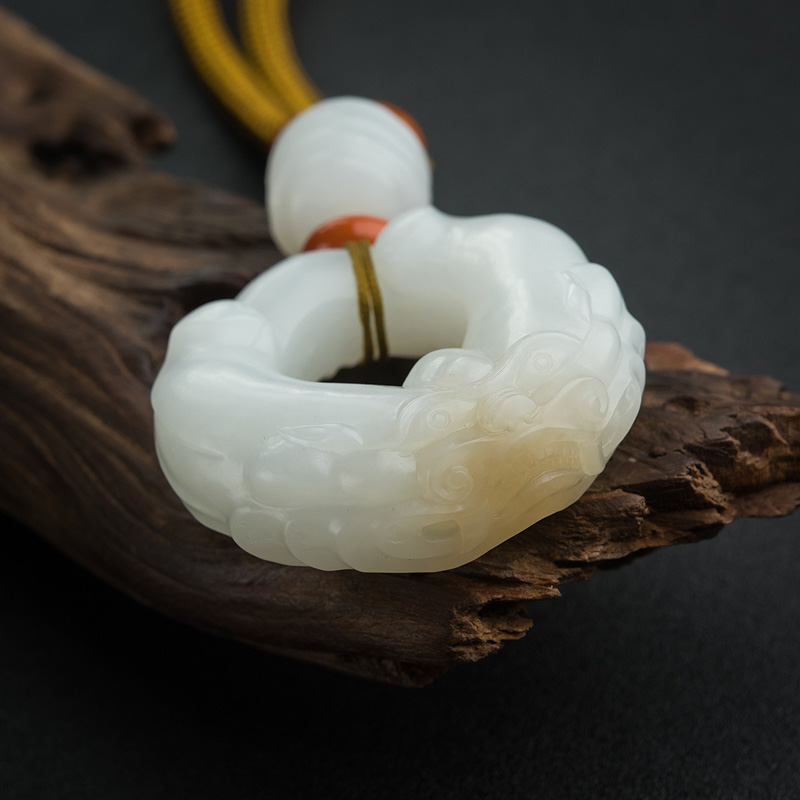 天然和田白玉兽面手把件-红掌柜