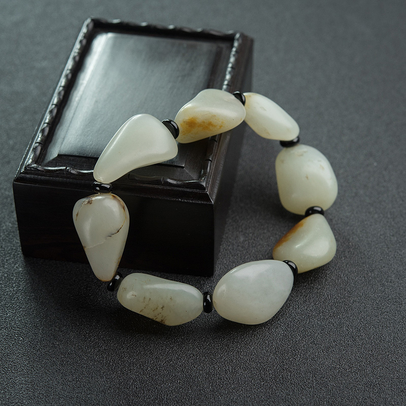 俏色和田玉随形单圈手串-红掌柜