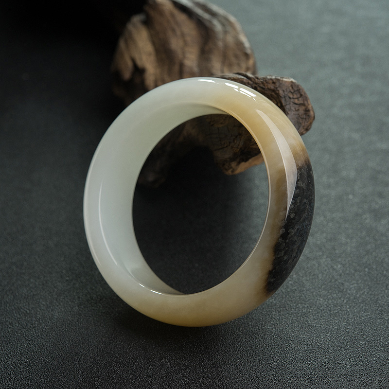 俏色和田玉扁镯-红掌柜