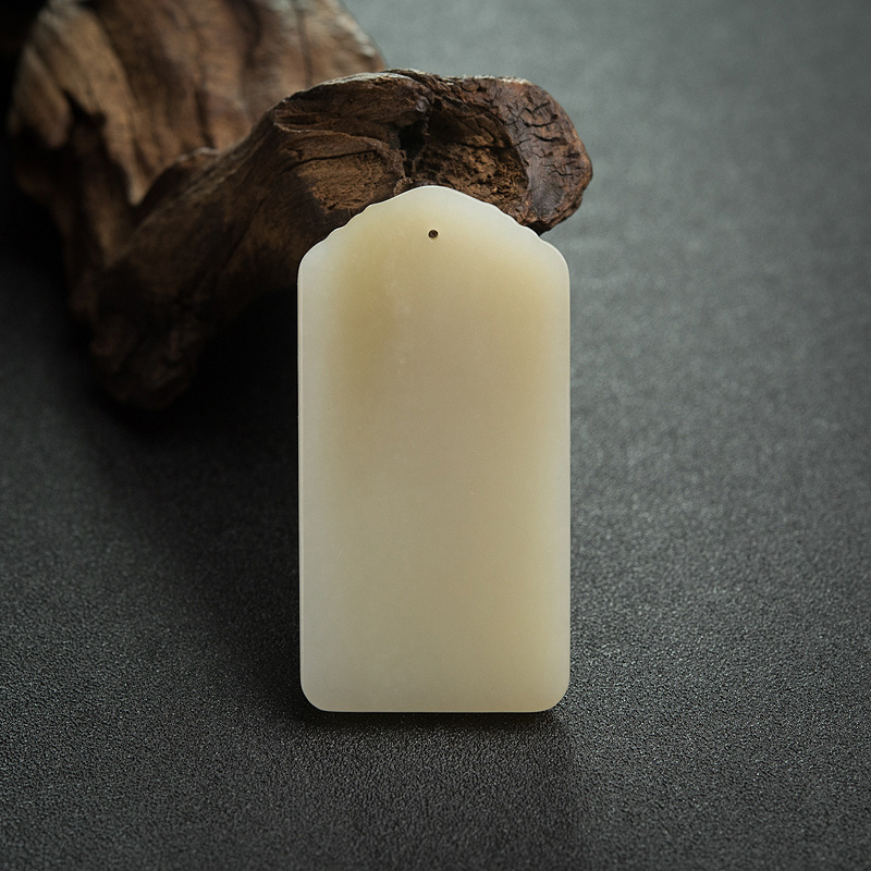 俏色和田玉关公吊坠-红掌柜