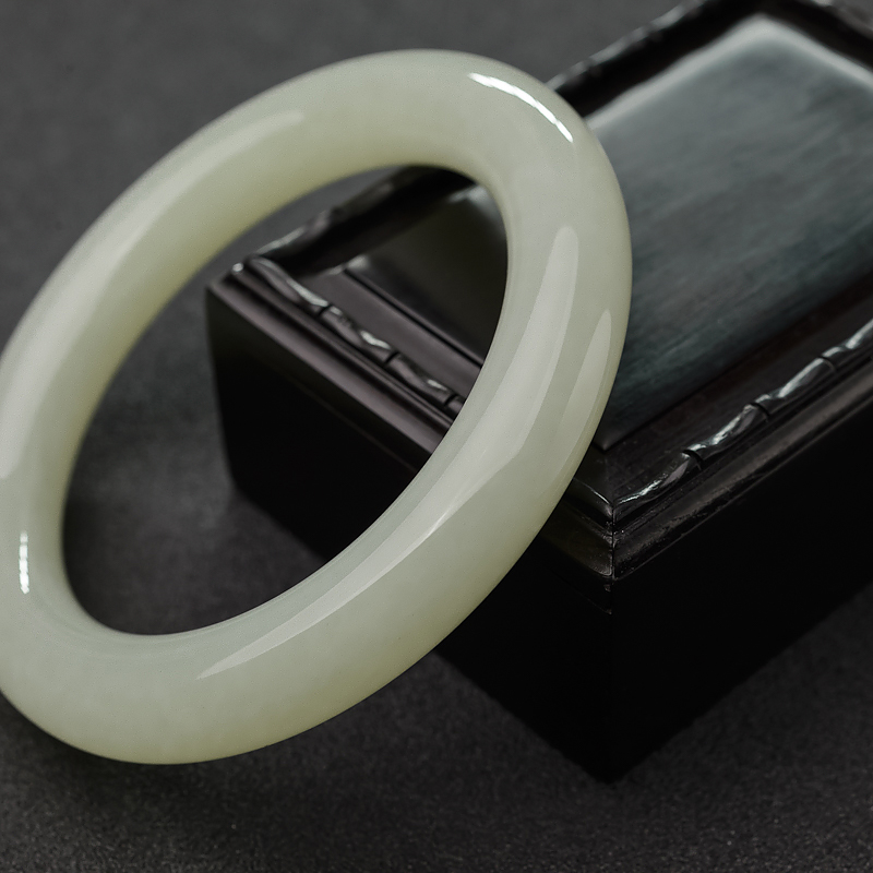 俄罗斯和田白玉圆镯-红掌柜