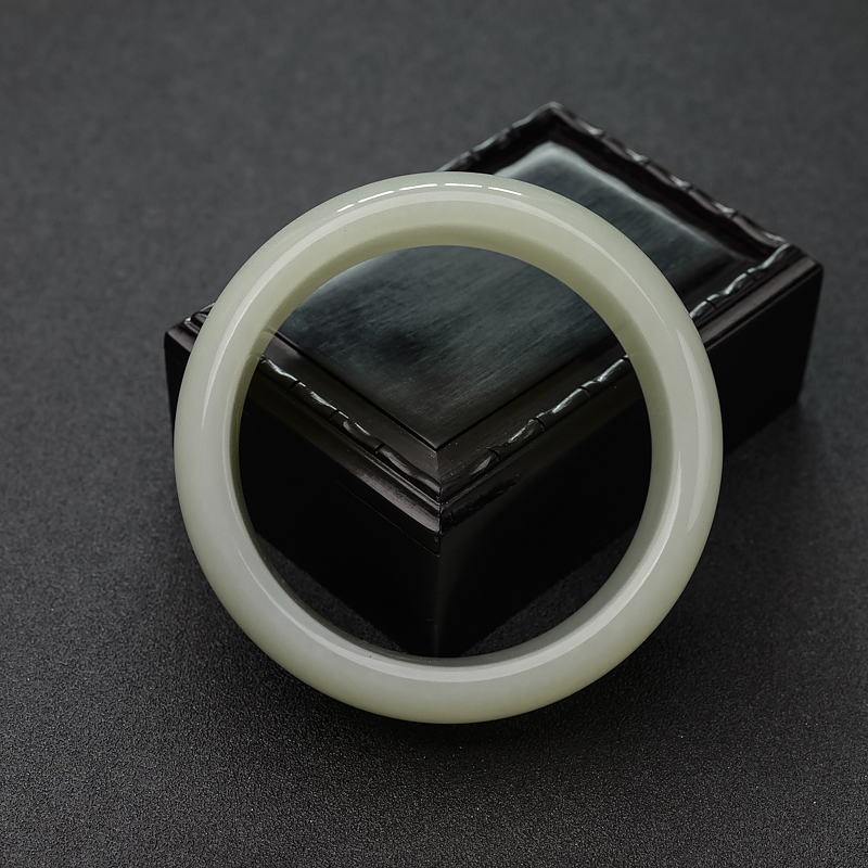 62.5mm山料和田白玉扁镯-红掌柜