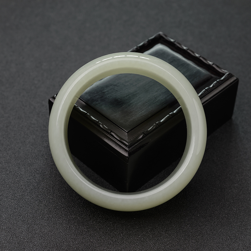 天然山料和田白玉扁镯-红掌柜