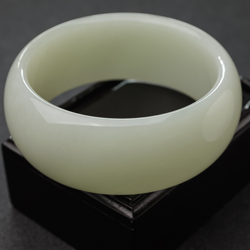 俄罗斯和田白玉扁镯-红掌柜