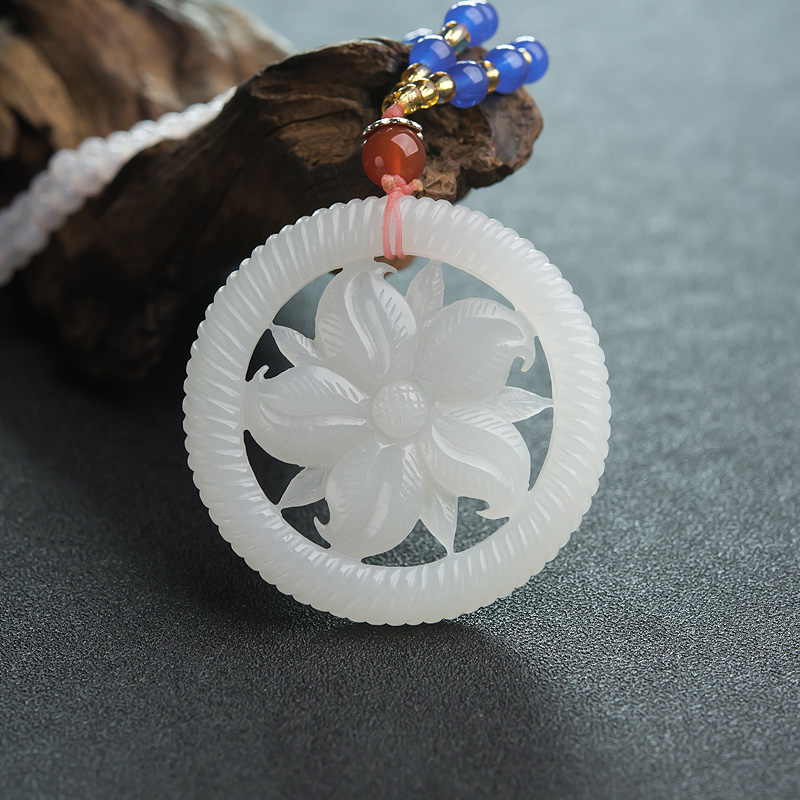 山料和田白玉镂雕花项链-红掌柜