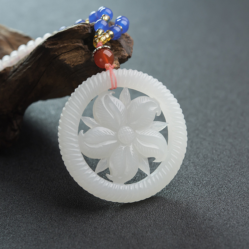 天然山料和田白玉镂雕花项链-红掌柜