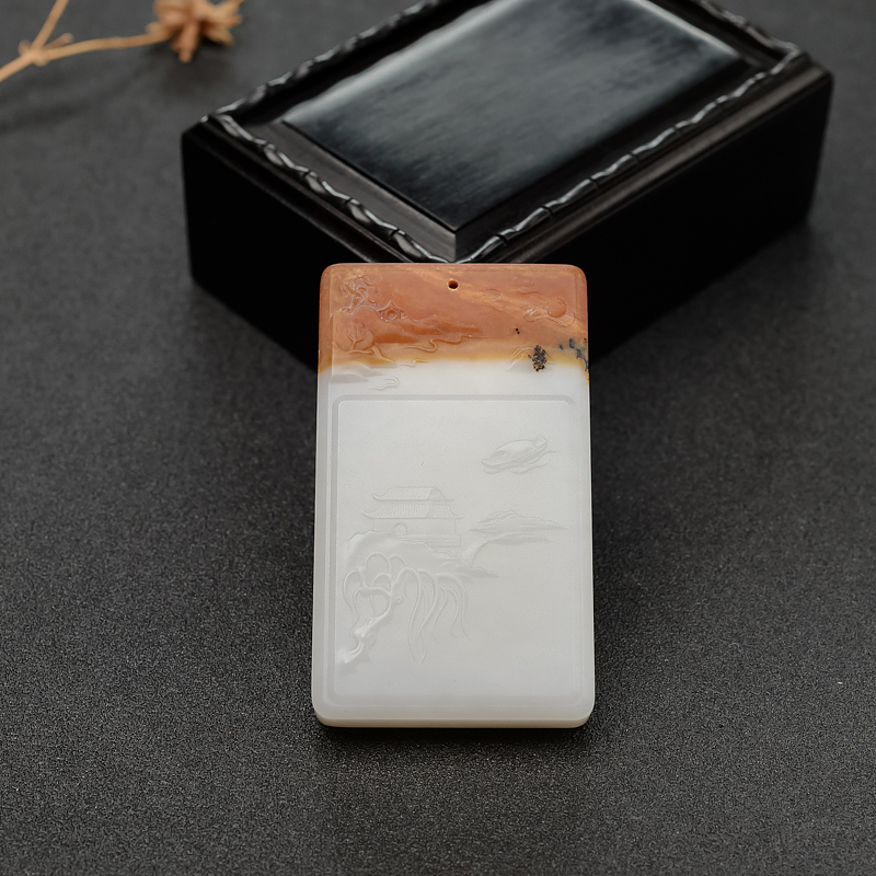 山料俏色和田玉山水意境牌吊坠-红掌柜