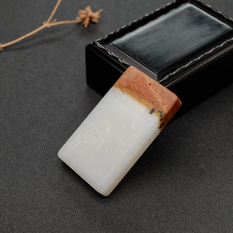 俏色和田玉山水意境牌吊坠-红掌柜