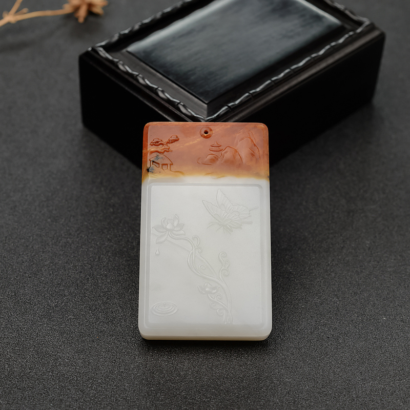 和田玉山水意境牌吊坠-红掌柜