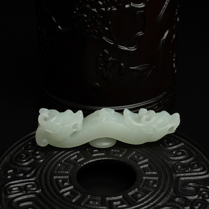 俄料和田玉龙钩摆件 - 红掌柜