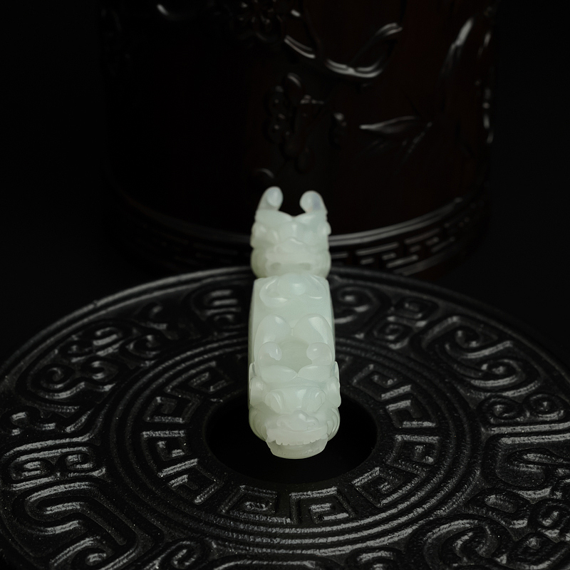 天然俄料和田玉摆件 - 红掌柜