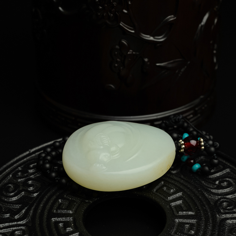 和田玉牛吊坠 - 红掌柜