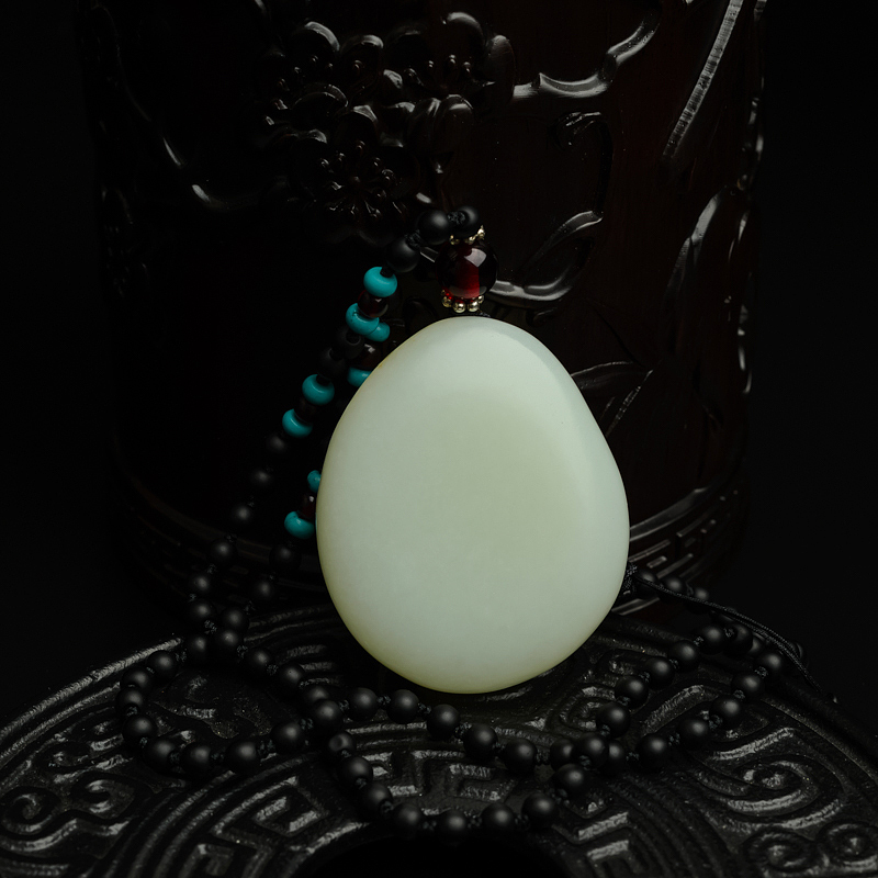 俄罗斯和田玉牛吊坠 - 红掌柜